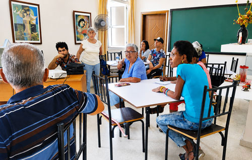 Profesora Norka-curso de protocolo